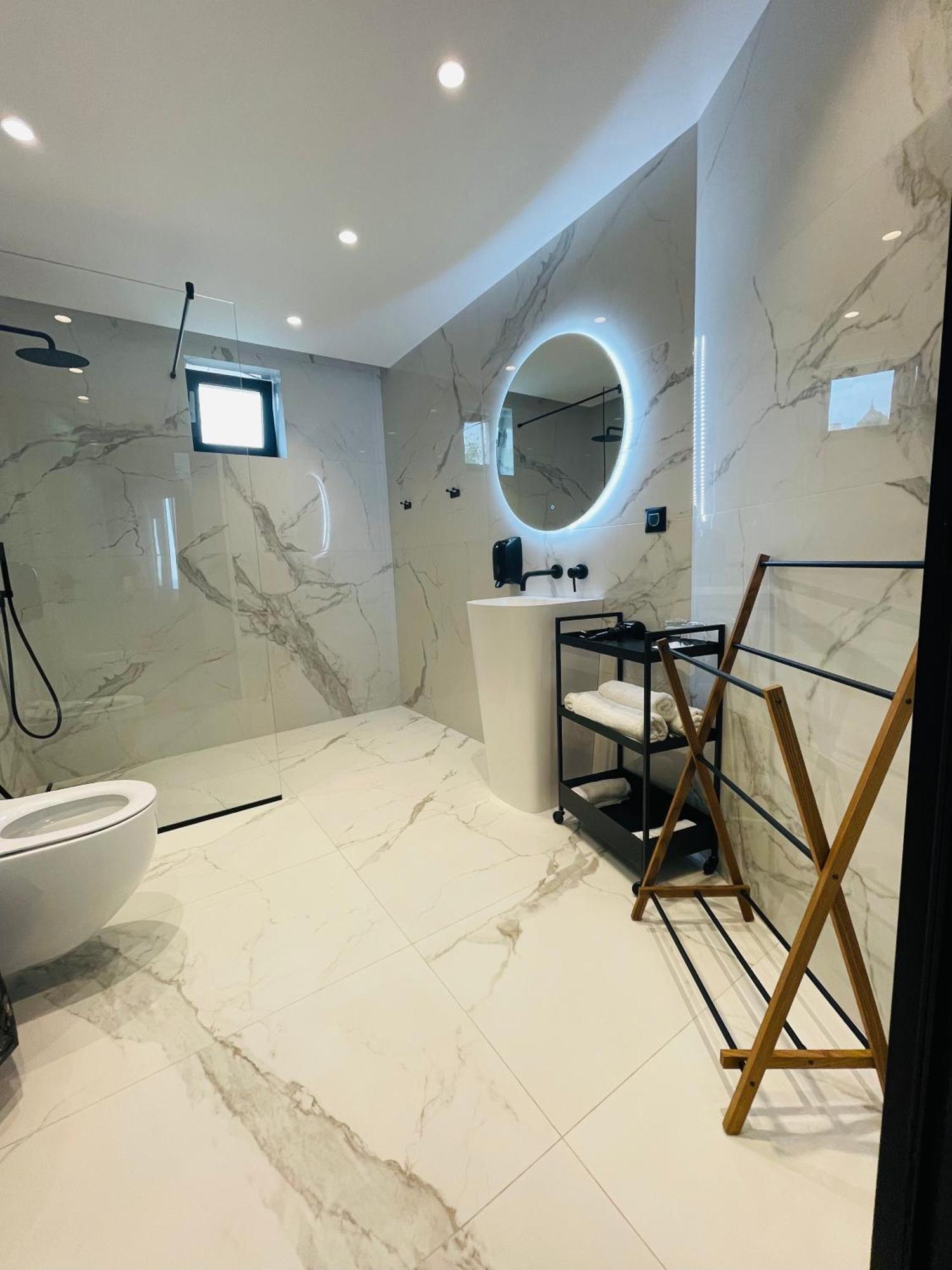 Lotus Luxury Rooms Warna Zewnętrze zdjęcie